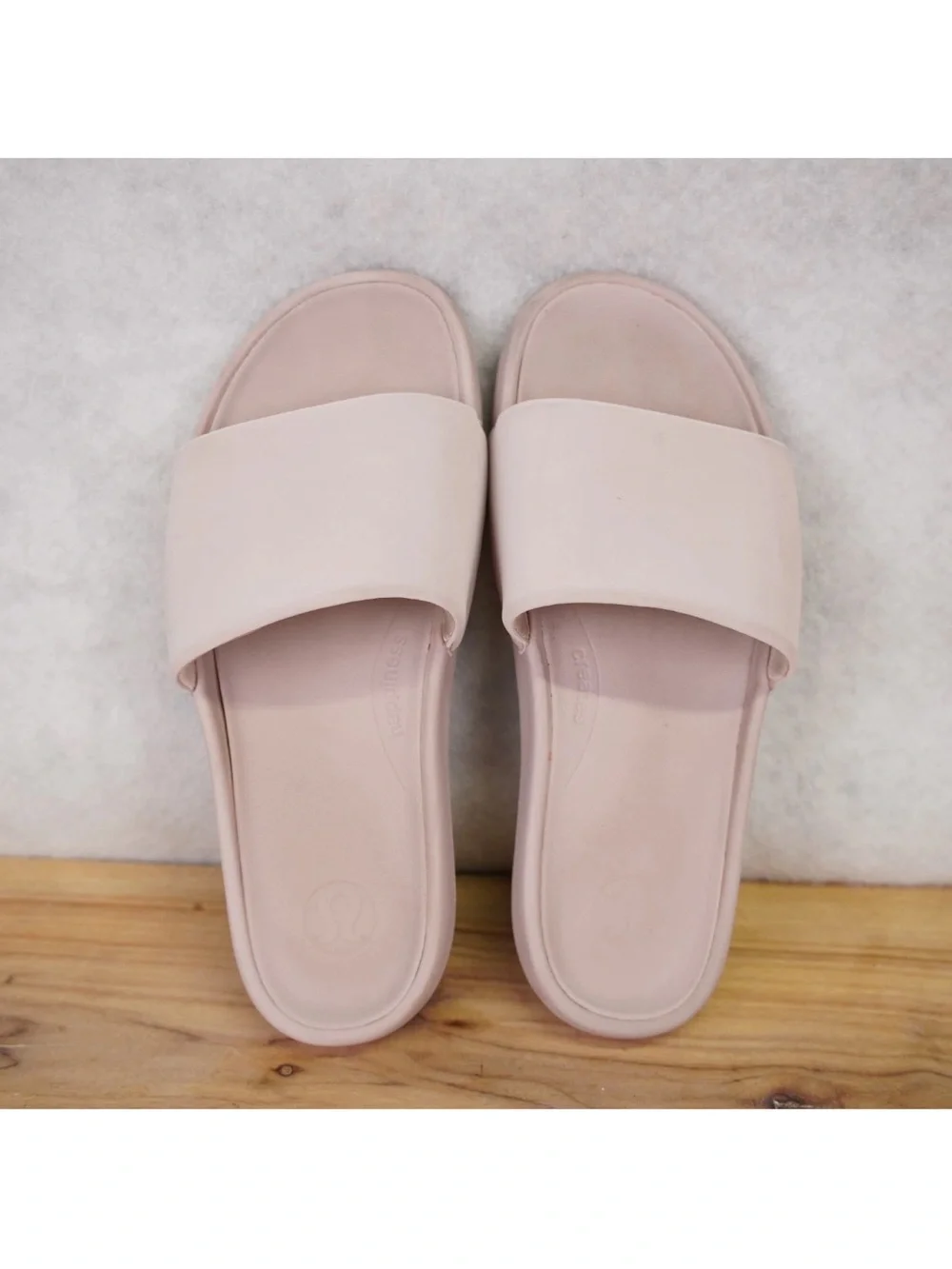 Lululemon Women's Restfeel Slides Size US 9 UK 6.5 Pink LW9EF2S Comfort Cozy